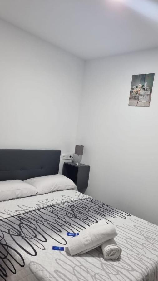Hostal Vara Madrid Exterior foto