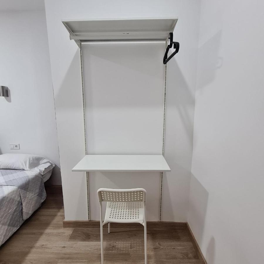 Hostal Vara Madrid Exterior foto
